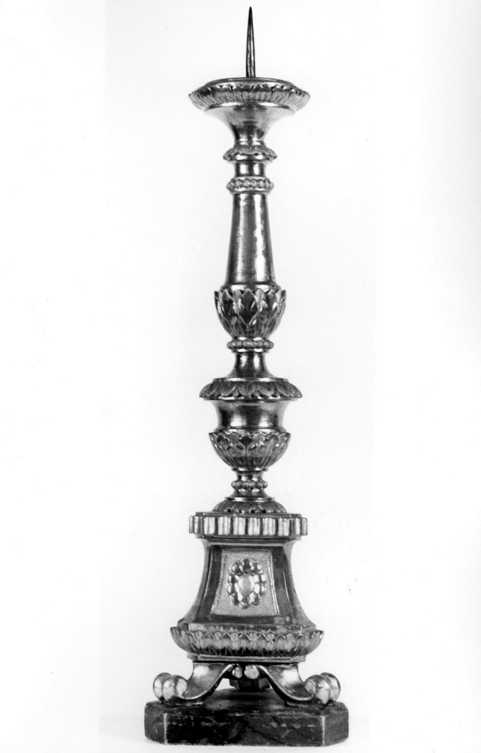 candeliere d'altare, serie - bottega toscana (secc. XVIII/ XIX)