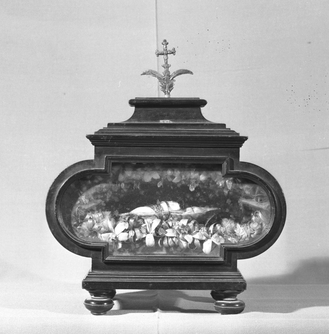 reliquiario a teca - a urna - bottega toscana (sec. XIX)