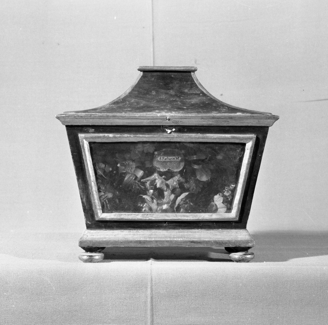 reliquiario a teca - a urna - bottega toscana (sec. XIX)