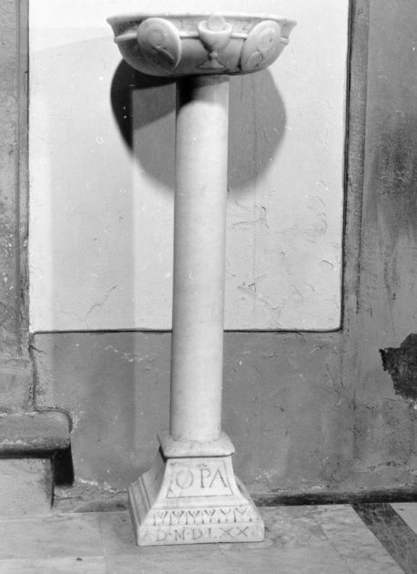 acquasantiera - bottega toscana (sec. XV)