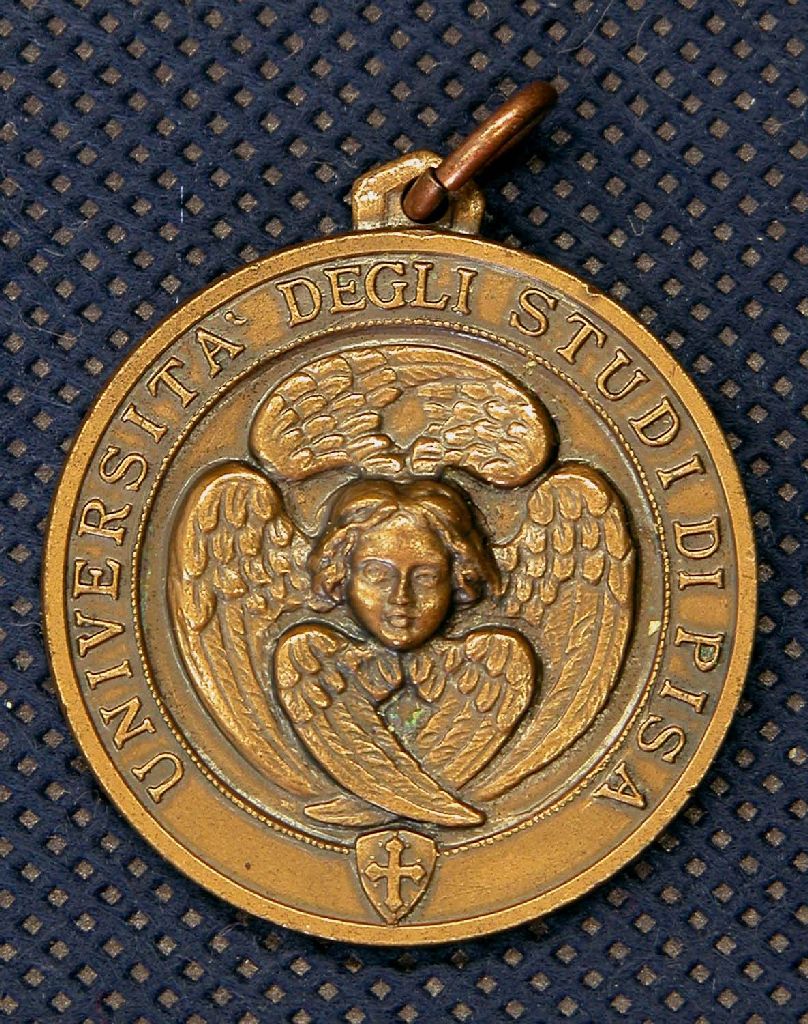 Diritto: Cherubino dell'Università di Pisa , in basso Croce Pisana; Rovescio: Iscrizione (medaglia, opera isolata) - ambito italiano (sec. XX)