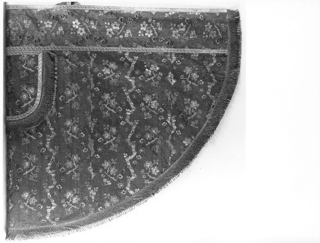 piviale - manifattura veneziana (?), manifattura francese (?) (terzo quarto sec. XVIII)