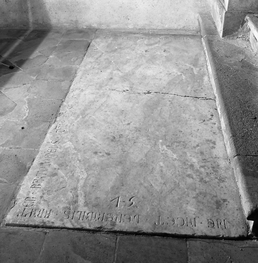 lapide tombale, opera isolata - ambito toscano (sec. XIV)