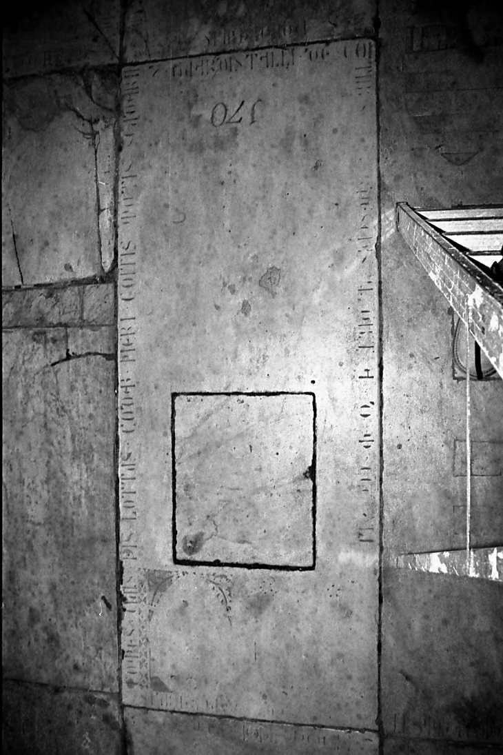 lapide tombale, opera isolata - ambito toscano (sec. XIV)