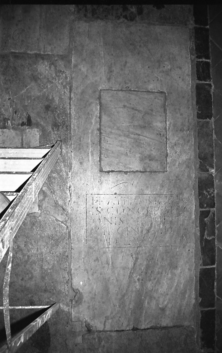 lapide tombale, opera isolata - bottega toscana (sec. XVI)