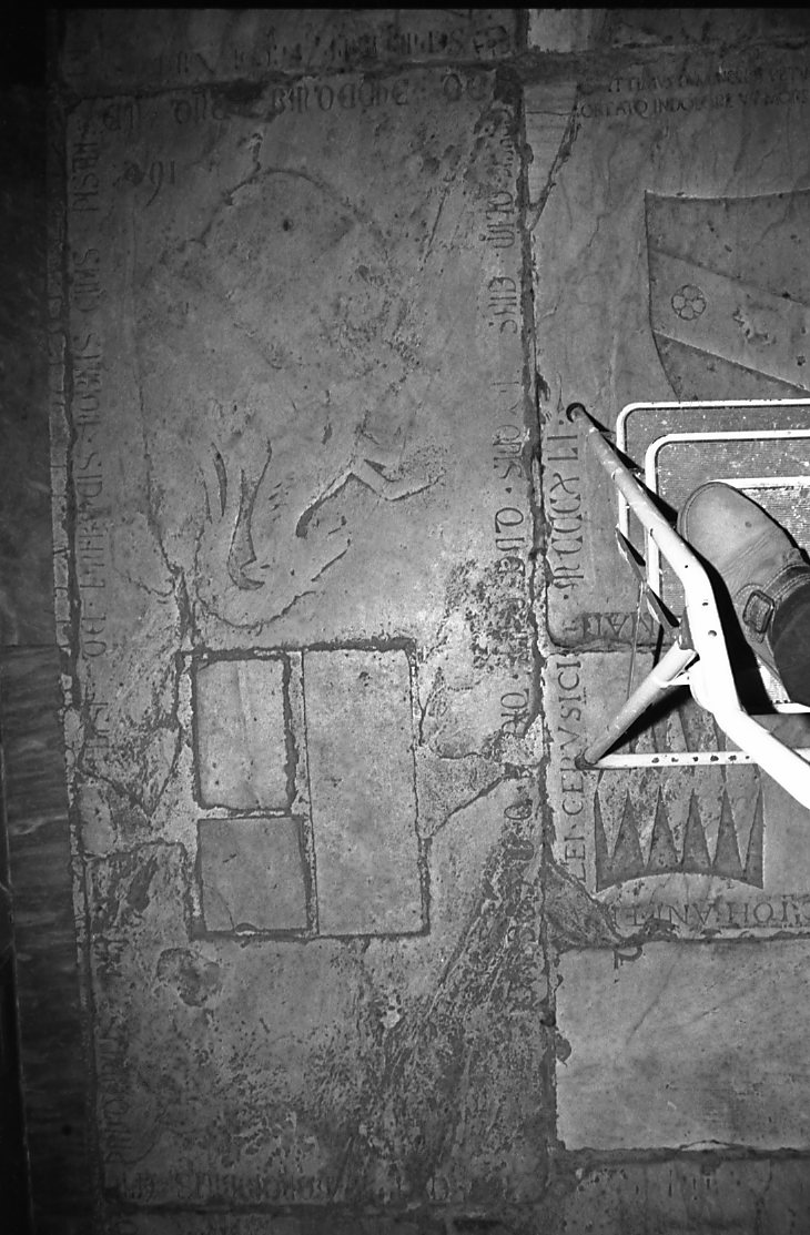 lapide tombale, opera isolata - ambito toscano (sec. XIX)