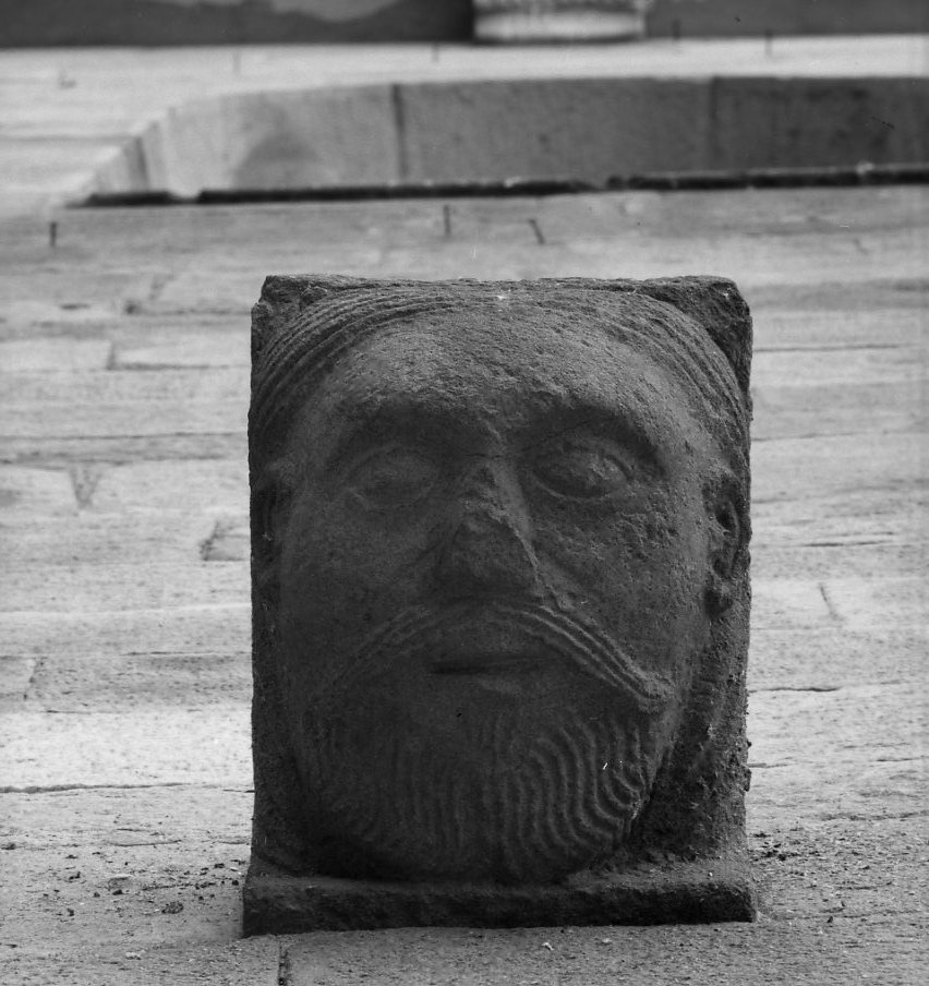 volto maschile (mensola architettonica) - ambito provenzale (?) (prima metà sec. XII)