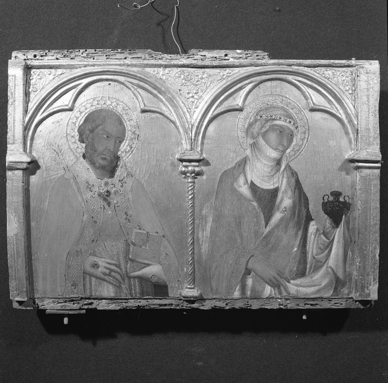 S. Nicola Vescovo e S. Maria Maddalena (scomparto di predella) di Martini Simone (sec. XIV)
