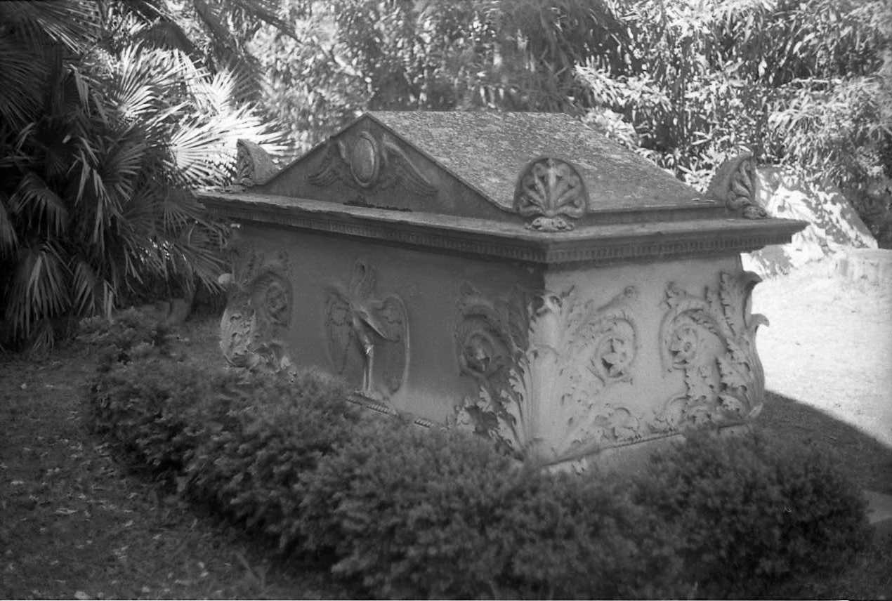 monumento funebre - bottega toscana (prima metà sec. XIX)