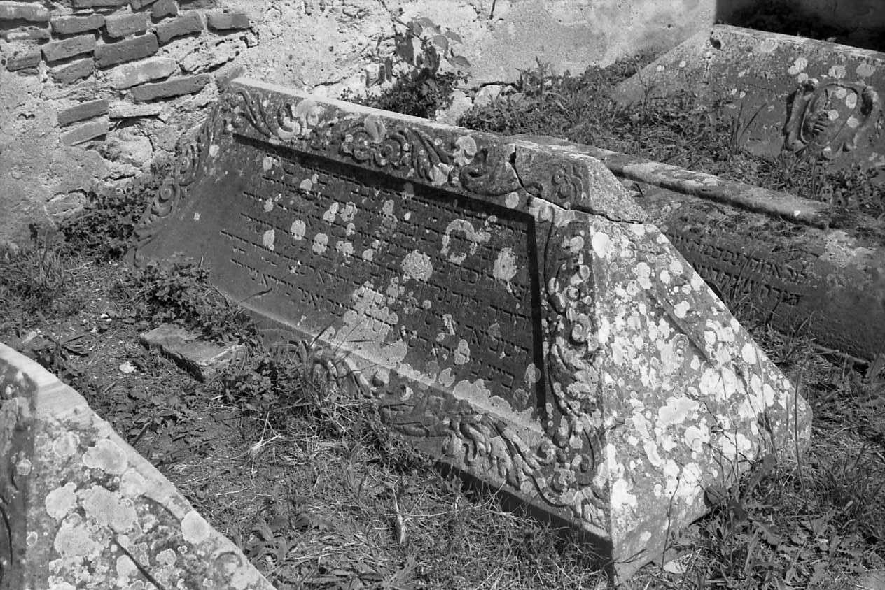 monumento funebre - bottega toscana (seconda metà sec. XVIII)