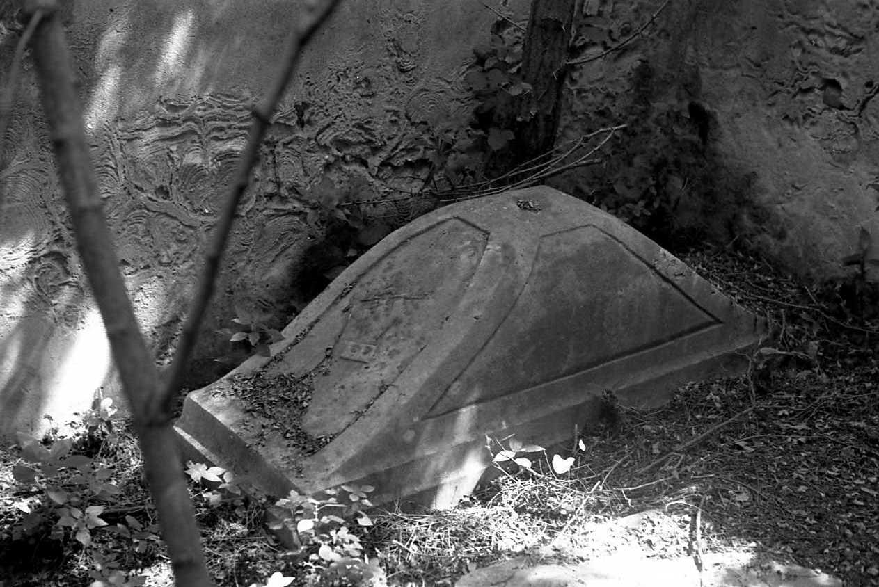 monumento funebre - bottega toscana (seconda metà sec. XVIII)