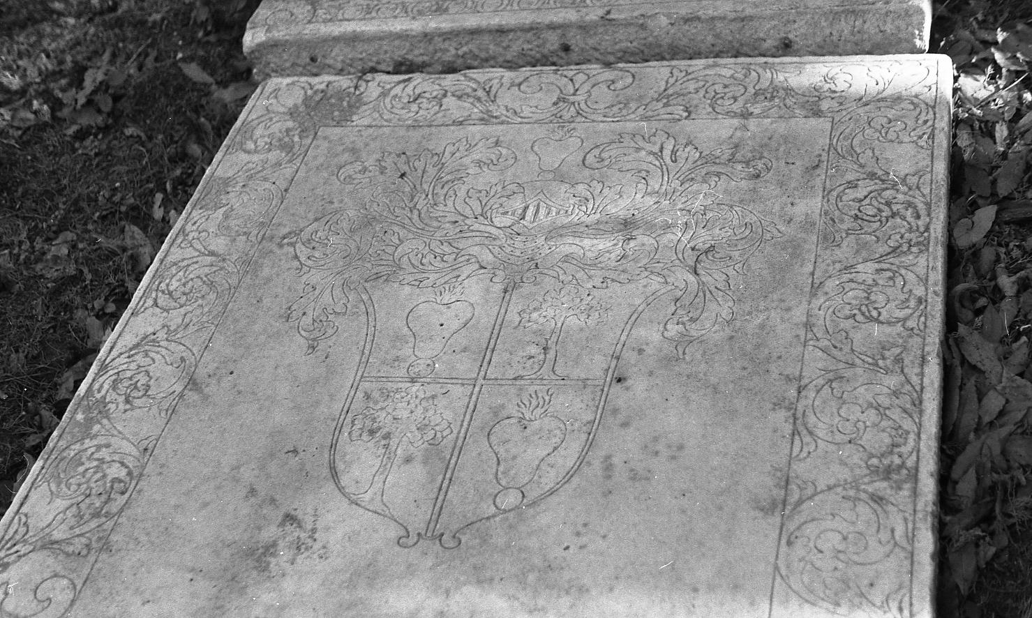 lastra tombale - bottega toscana (sec. XVIII)