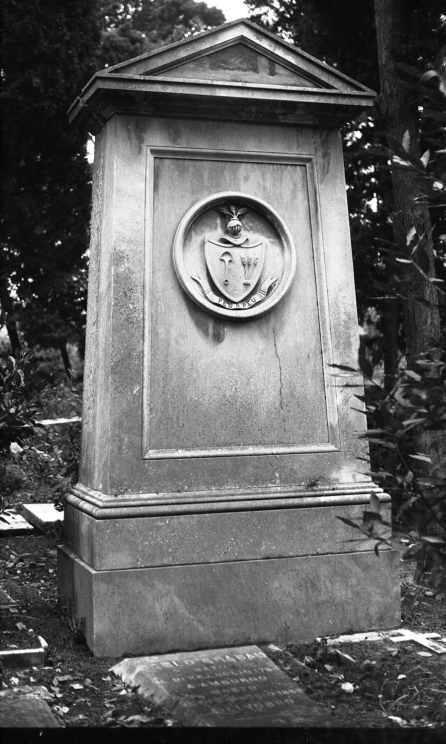 monumento funebre - bottega toscana (seconda metà sec. XIX)