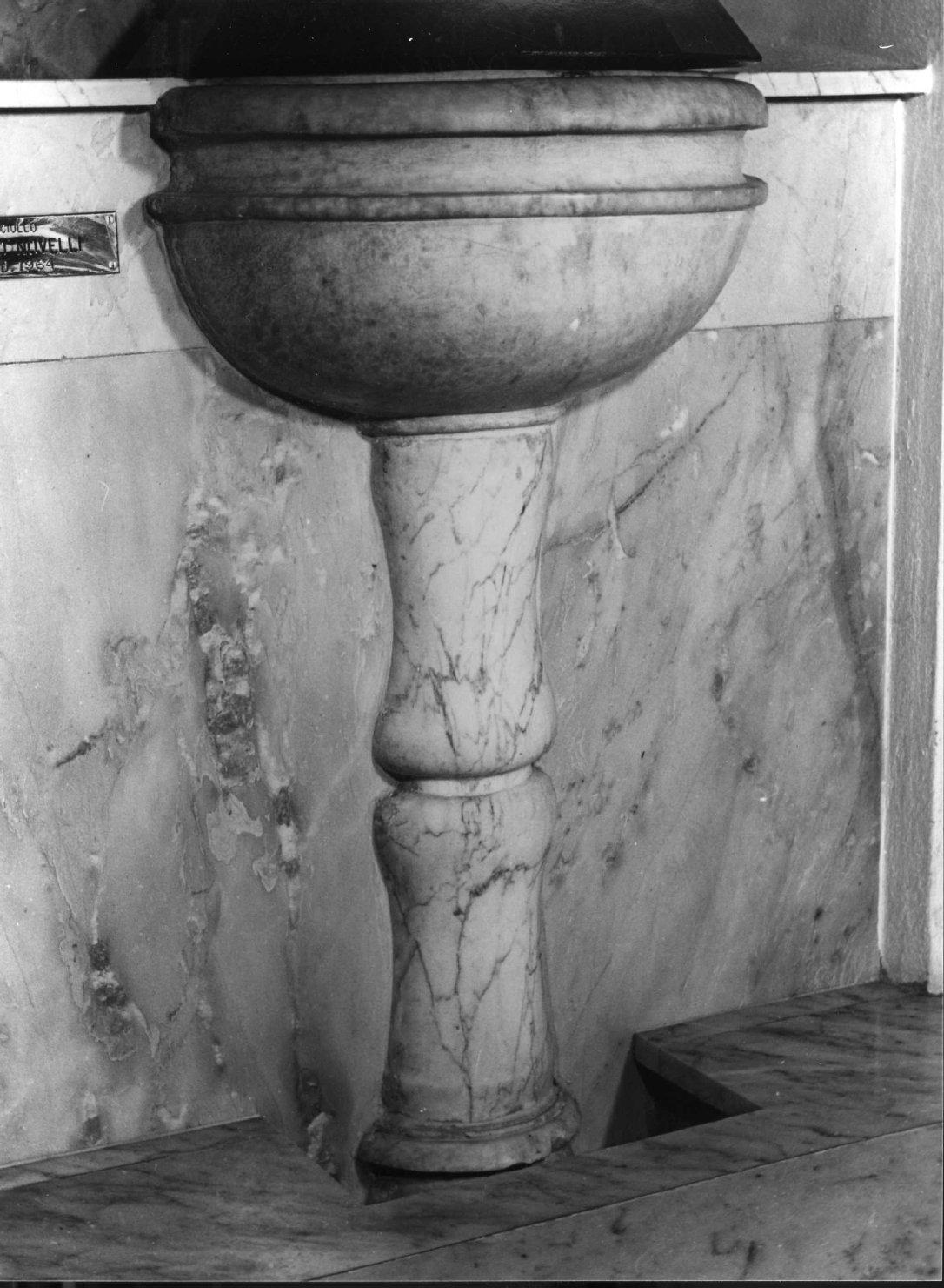 fonte battesimale - a fusto - artigianato toscano (sec. XVII)