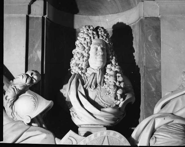 busto maschile (busto, opera isolata) di Franchi Francesco (attribuito) (sec. XVIII)