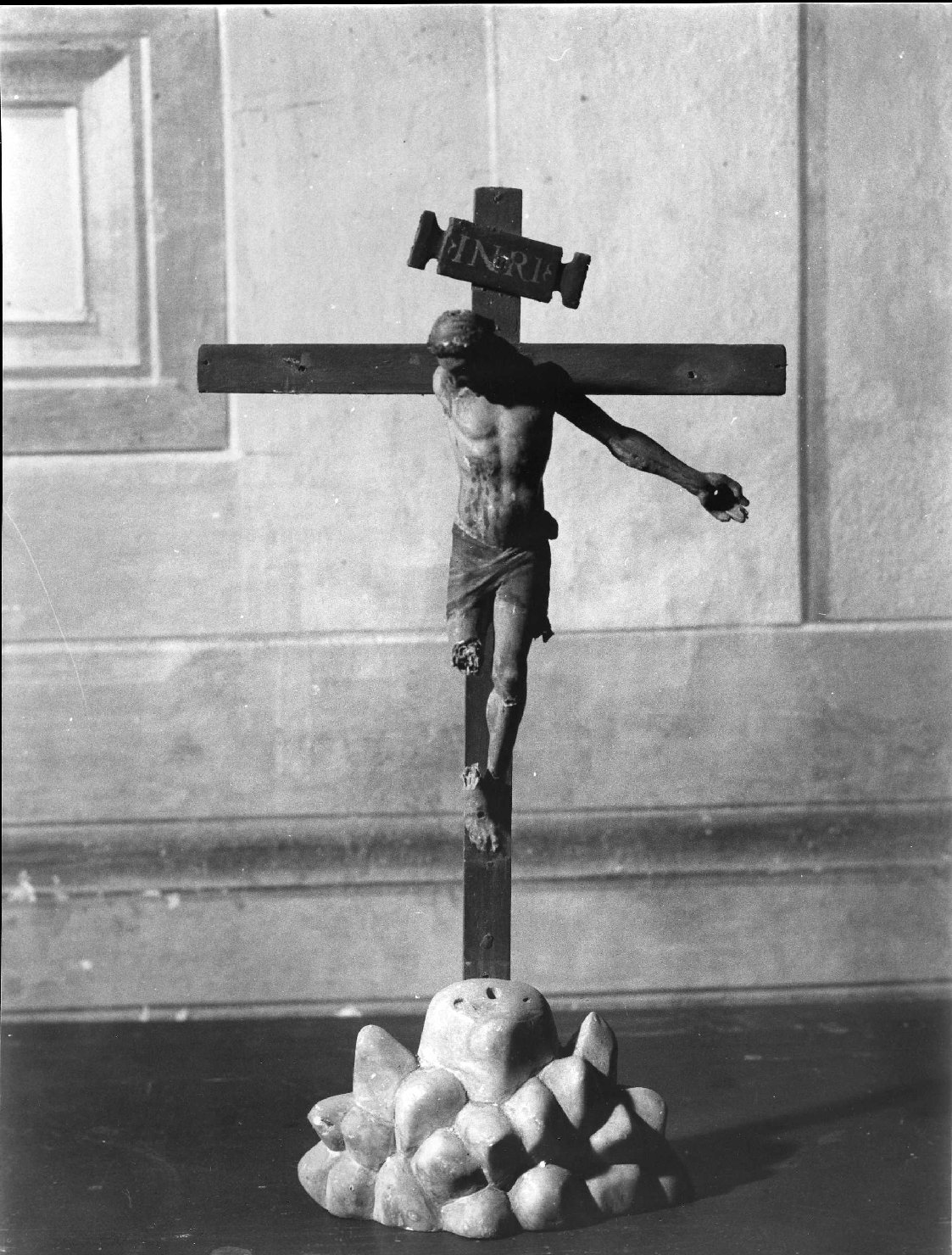 crocifisso stazionale - bottega volterrana (sec. XIX)