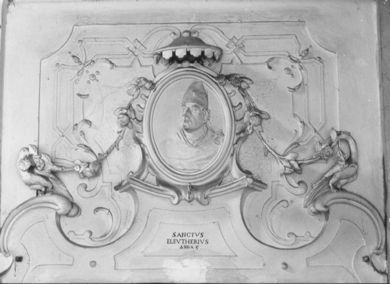 Santo (rilievo, complesso decorativo) - bottega Italia centrale (prima metà sec. XVIII)