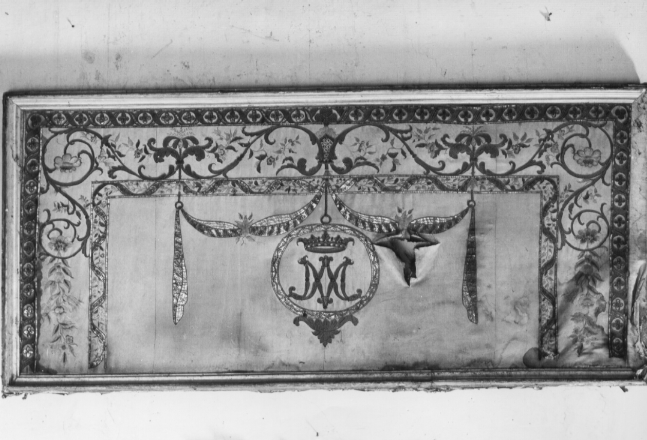 monogramma mariano (paliotto - a pannello piano, opera isolata) - bottega Italia centrale (sec. XIX)