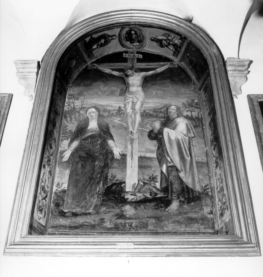 crocifissione di Cristo con la Madonna e santi (dipinto, opera isolata) di Santoro Giacomo (maniera) (prima metà sec. XVI)