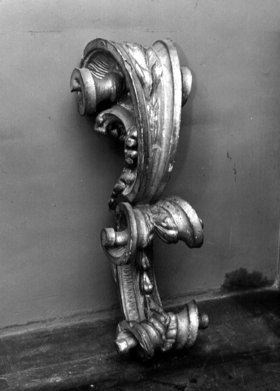 console, frammento - bottega Italia centrale (sec. XVII)