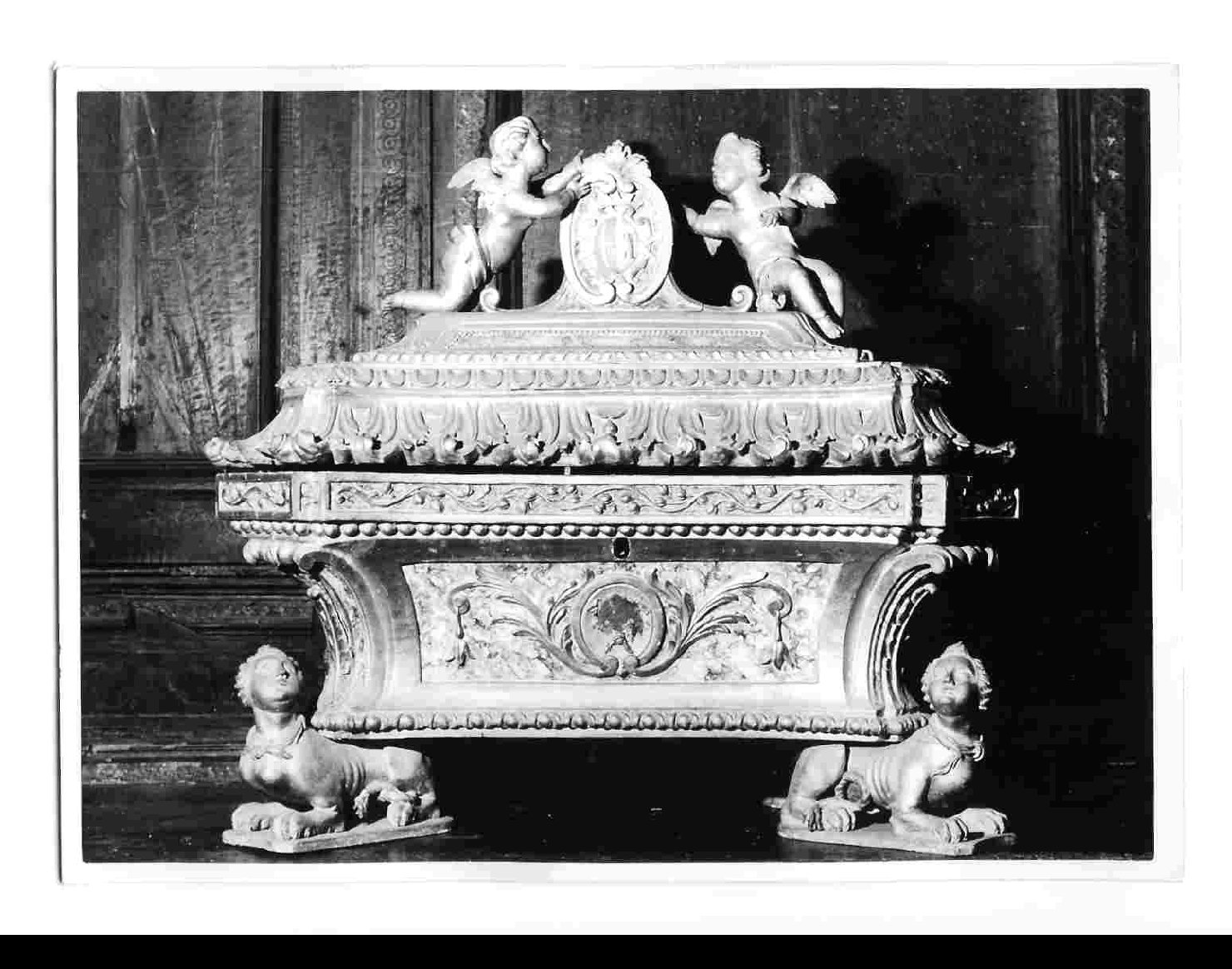 urna, opera isolata - bottega Italia centrale (seconda metà sec. XIX)
