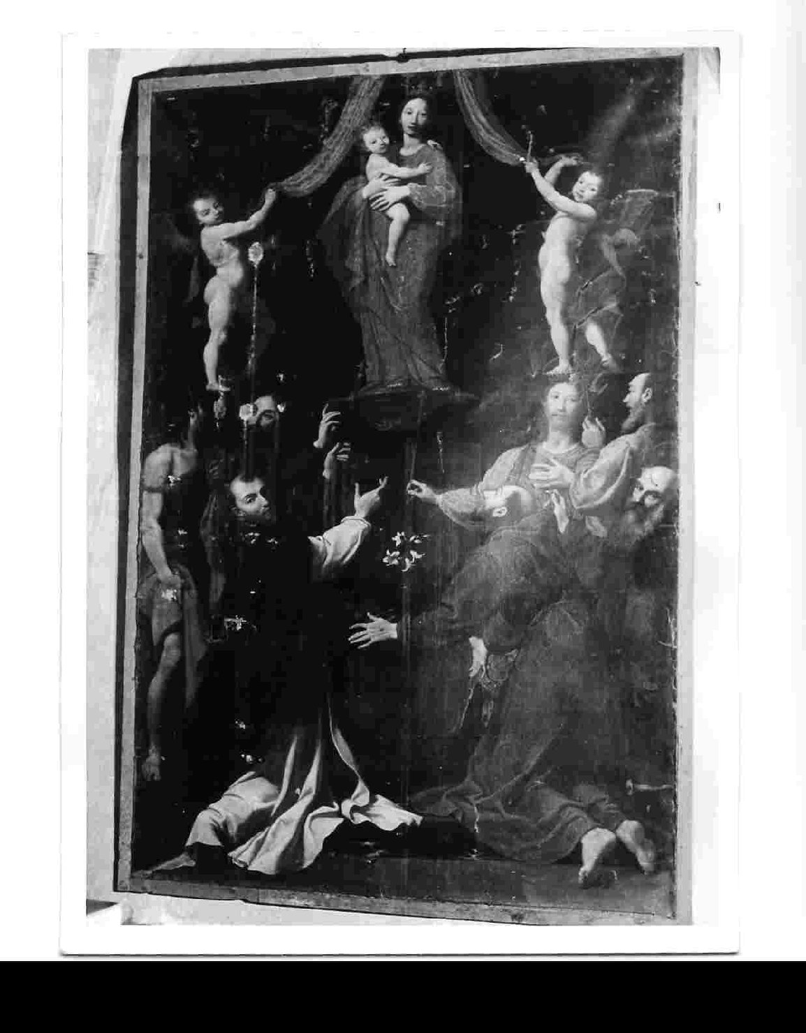 Madonna con Bambino e Santi (dipinto, opera isolata) di Pagani Gregorio (sec. XVI)