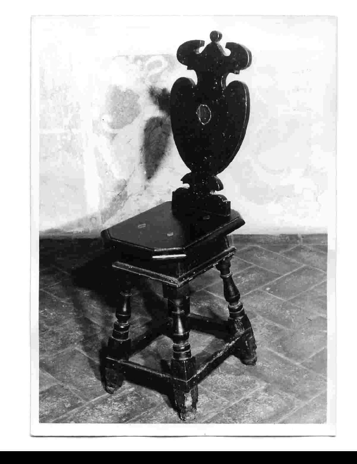 sgabello, opera isolata - bottega Italia centrale (sec. XIX)