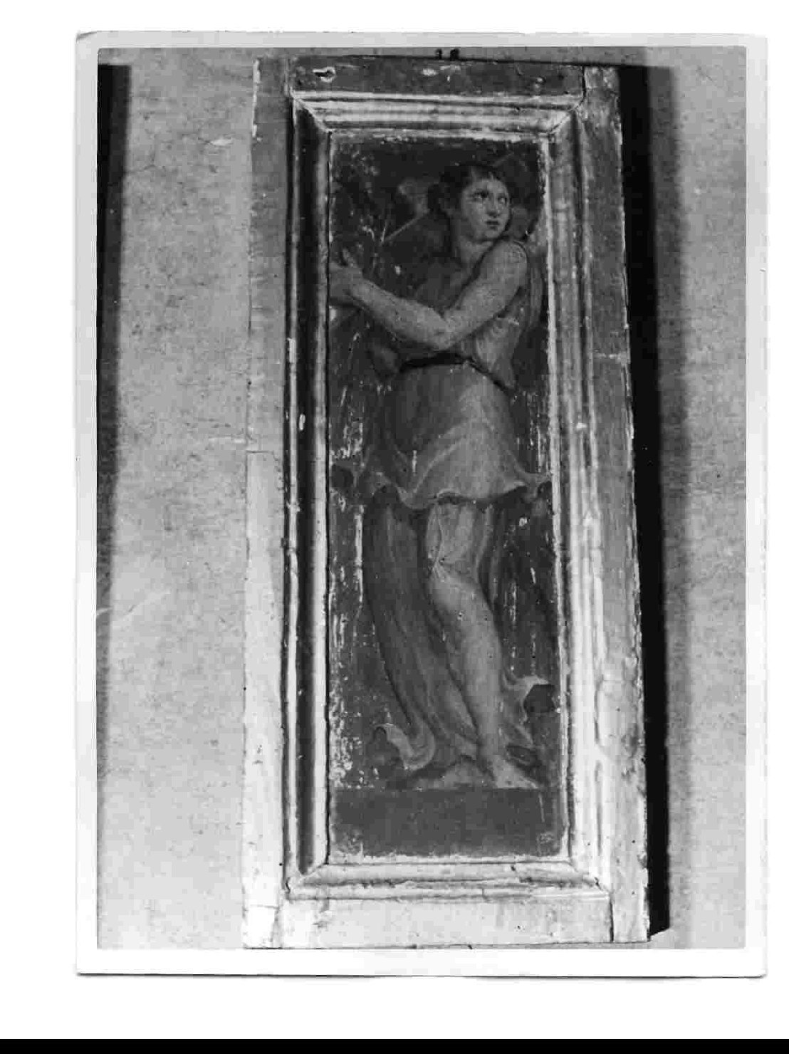 angelo con simboli della passione: croce (dipinto, elemento d'insieme) di Raffaellino del Colle (maniera) (sec. XVI)