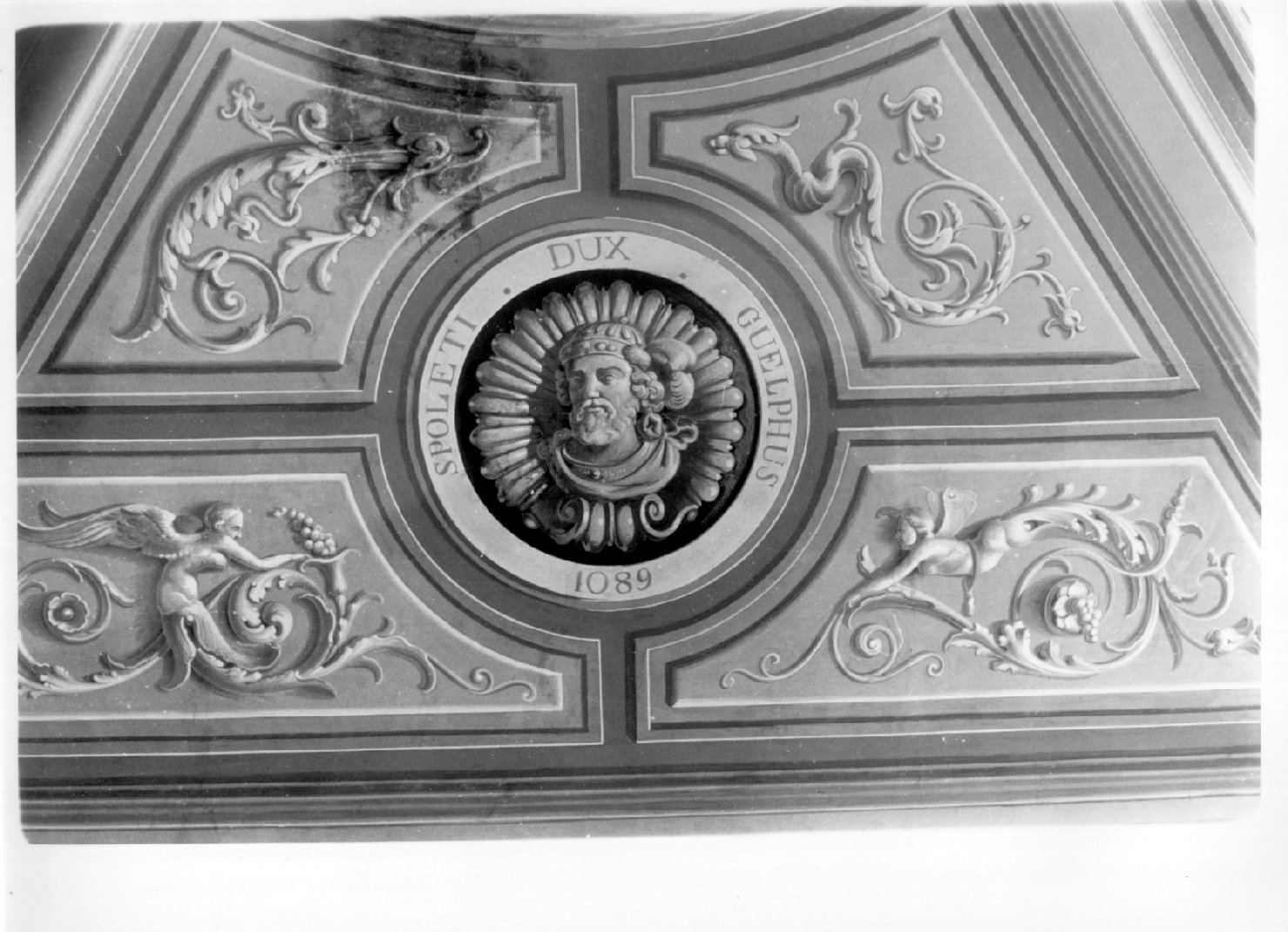 Guelfo, duca di Spoleto (dipinto, complesso decorativo) di Moscatelli Giuseppe (attribuito), Peruzzi Benigno (attribuito) (inizio sec. XX)