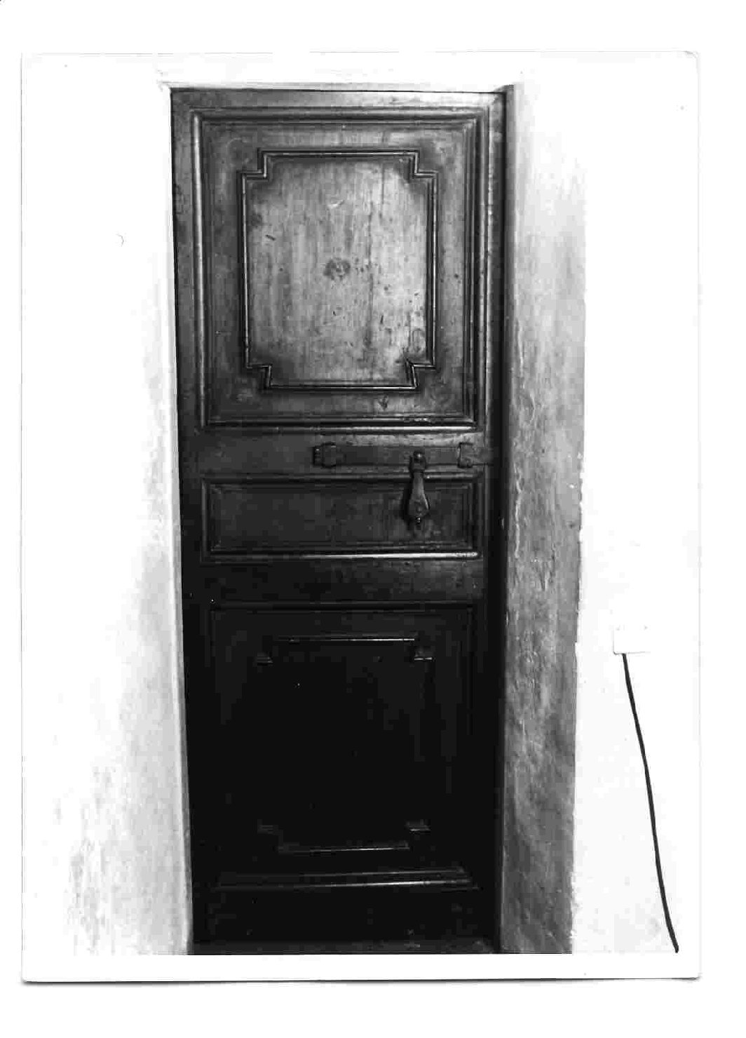 porta - ad un battente, opera isolata - bottega umbra (sec. XVI)
