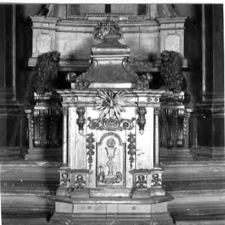 tabernacolo - a frontale architettonico, complesso decorativo - bottega romana (prima metà sec. XVIII)