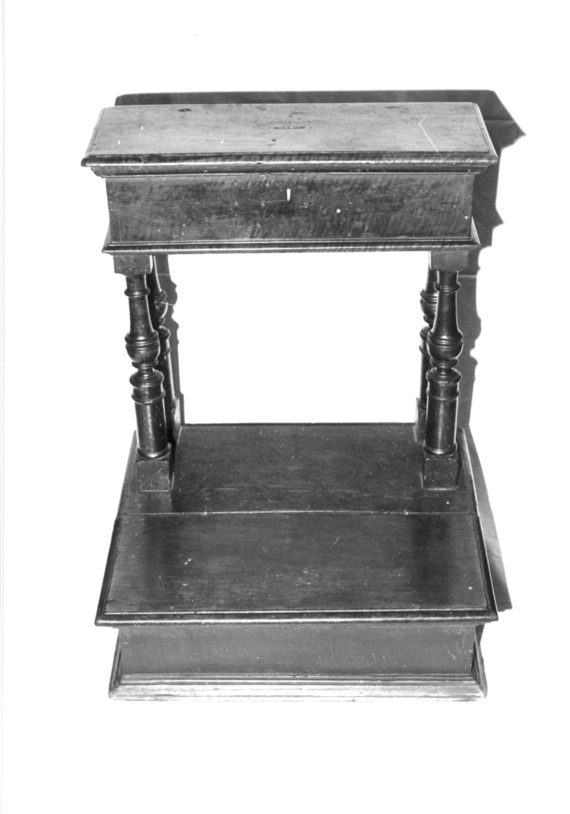 inginocchiatoio - bottega umbra (sec. XVII)