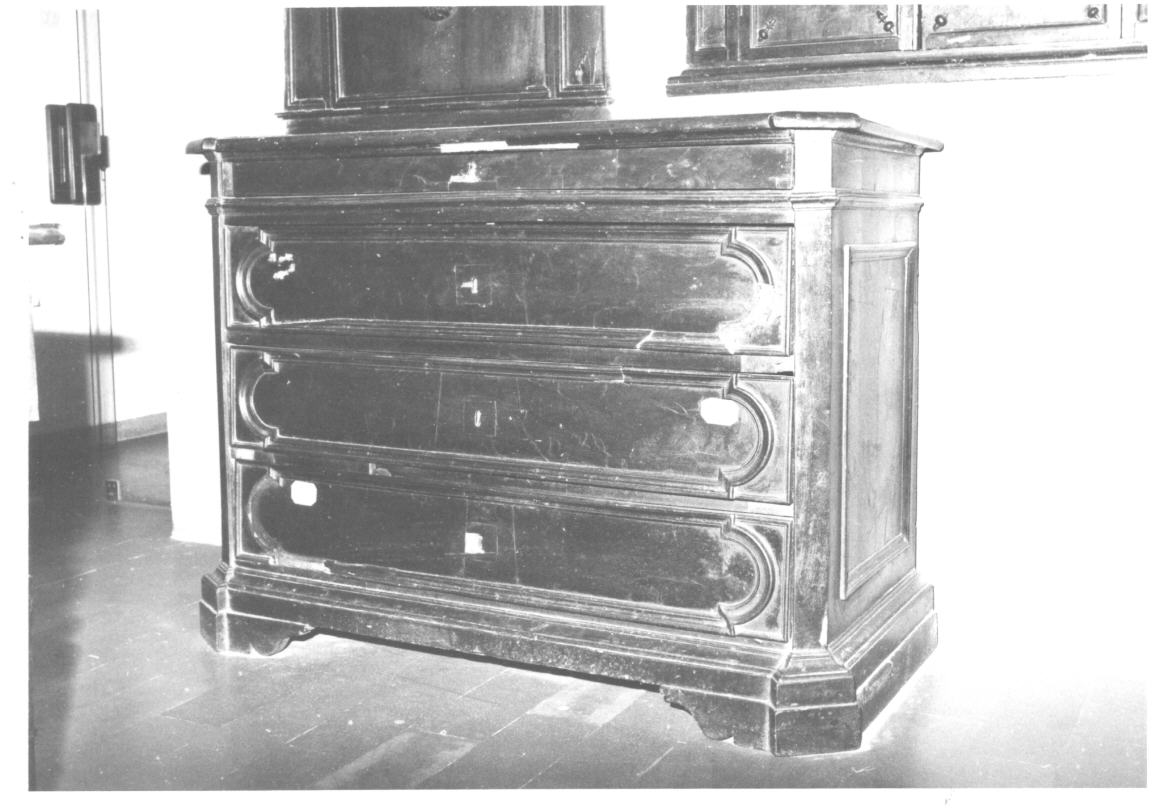 cassettone - bottega italiana (primo quarto sec. XX)