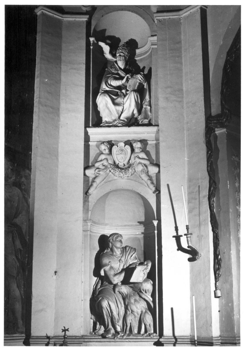 San Giovanni Evangelista (statua, elemento d'insieme) - bottega italiana (secc. XVI/ XVII)