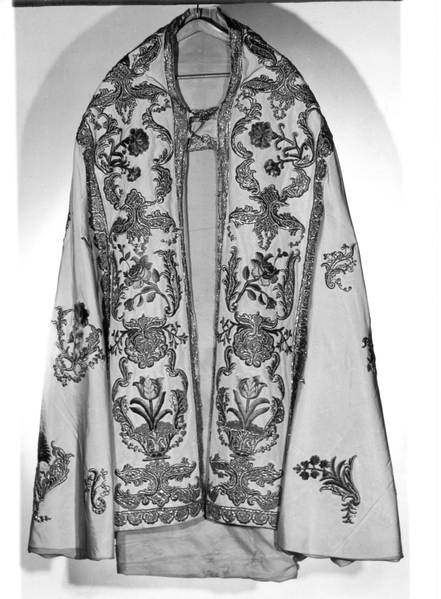 piviale - manifattura umbra (sec. XVIII)