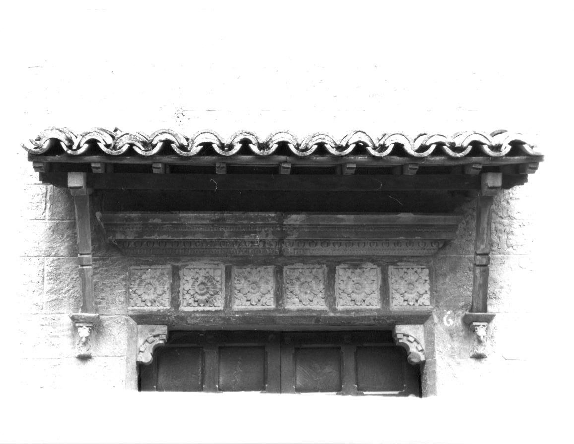 architrave di porta - bottega umbra (sec. XVI)