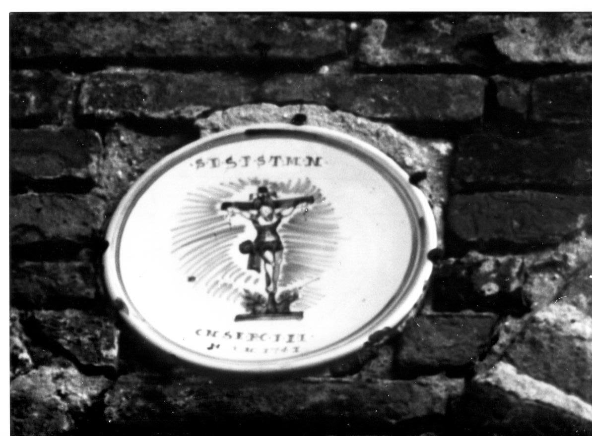 Cristo crocifisso (piatto) - bottega derutese (sec. XVIII)