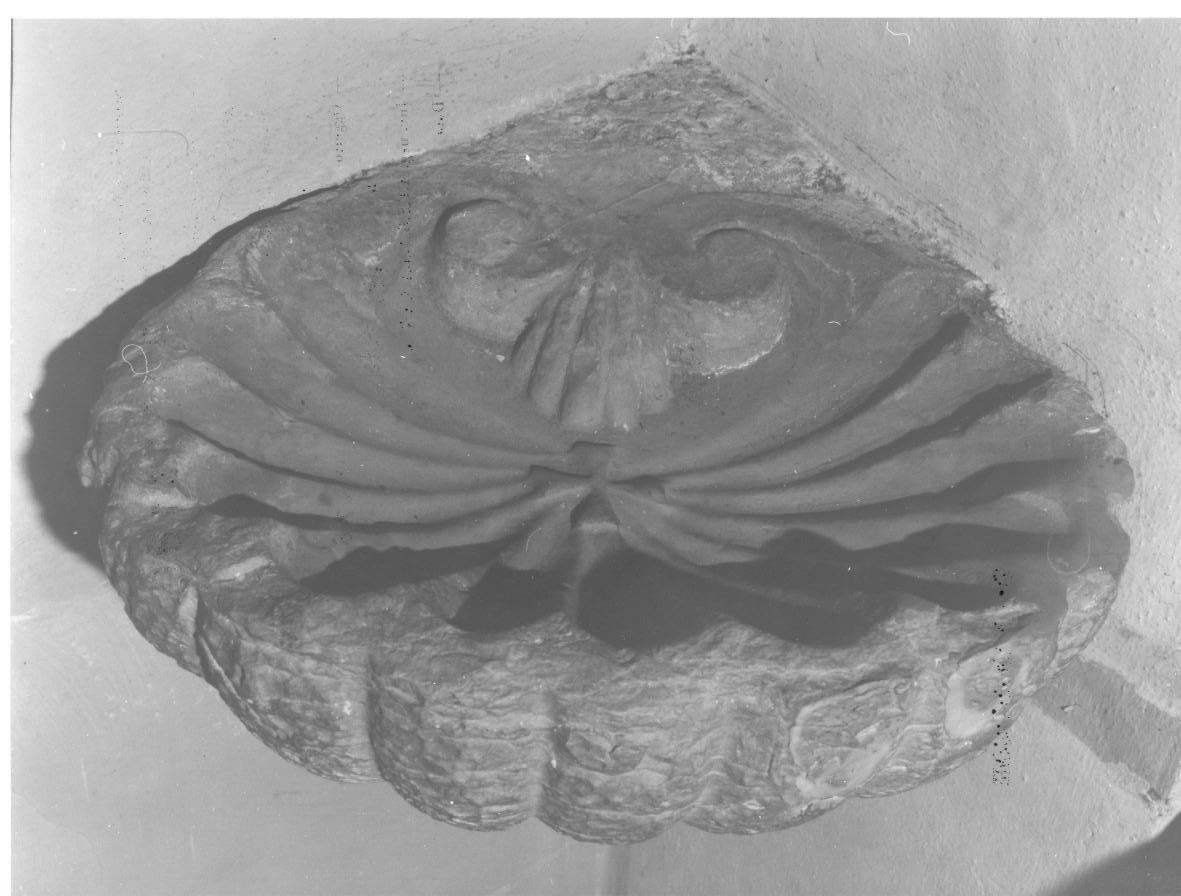 acquasantiera da parete - bottega italiana (sec. XVII)