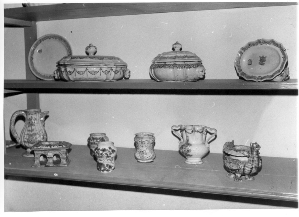 piatto - bottega derutese (sec. XVIII)