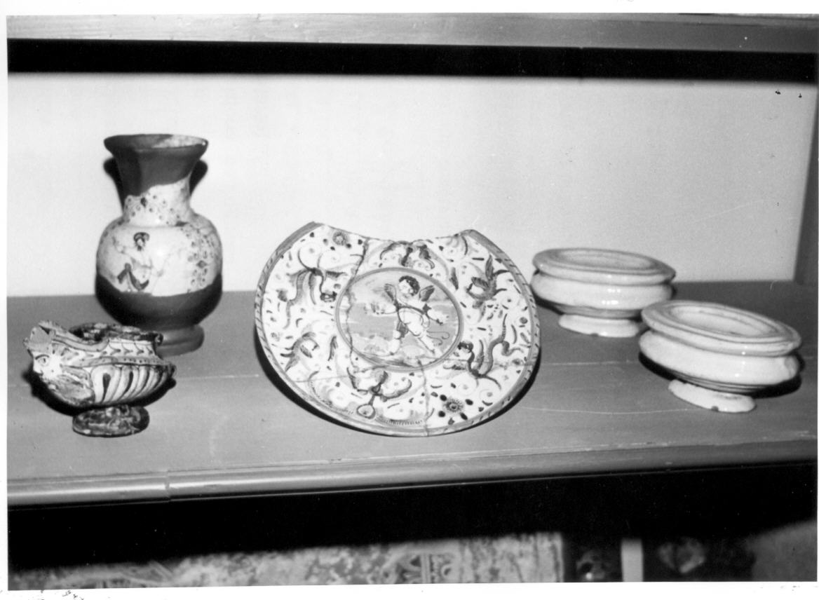 boccale, frammento - bottega derutese (secc. XVI/ XVII)