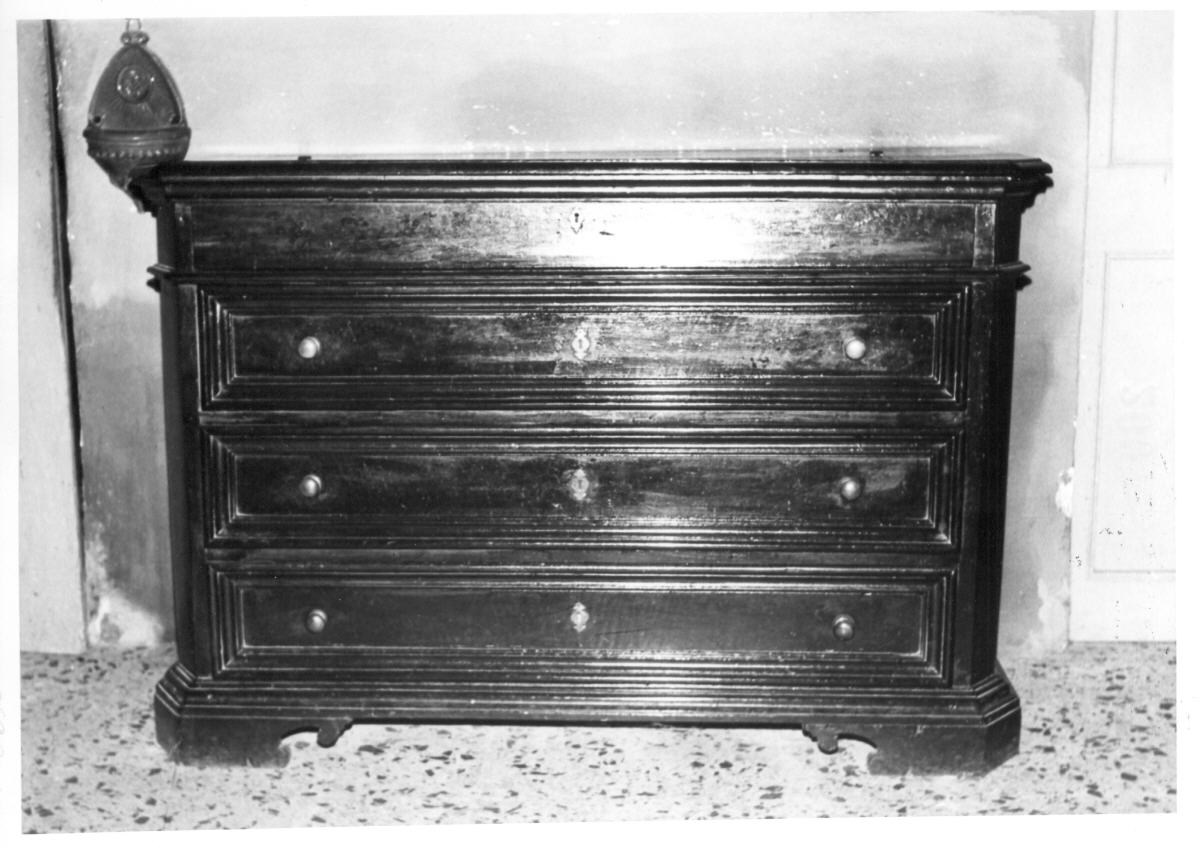 cassettone - bottega umbra (secc. XVII/ XVIII)