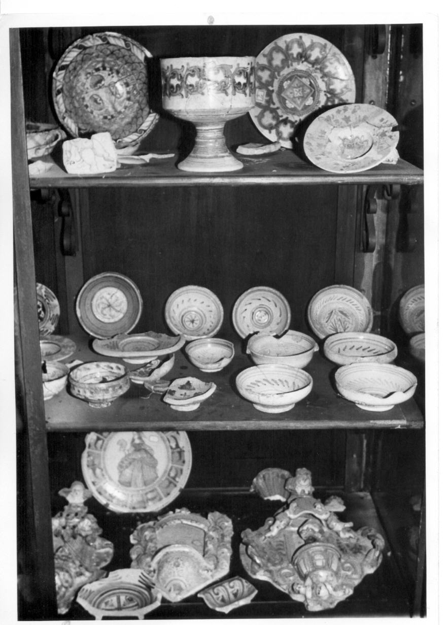 piatto - bottega derutese (prima metà sec. XVI)