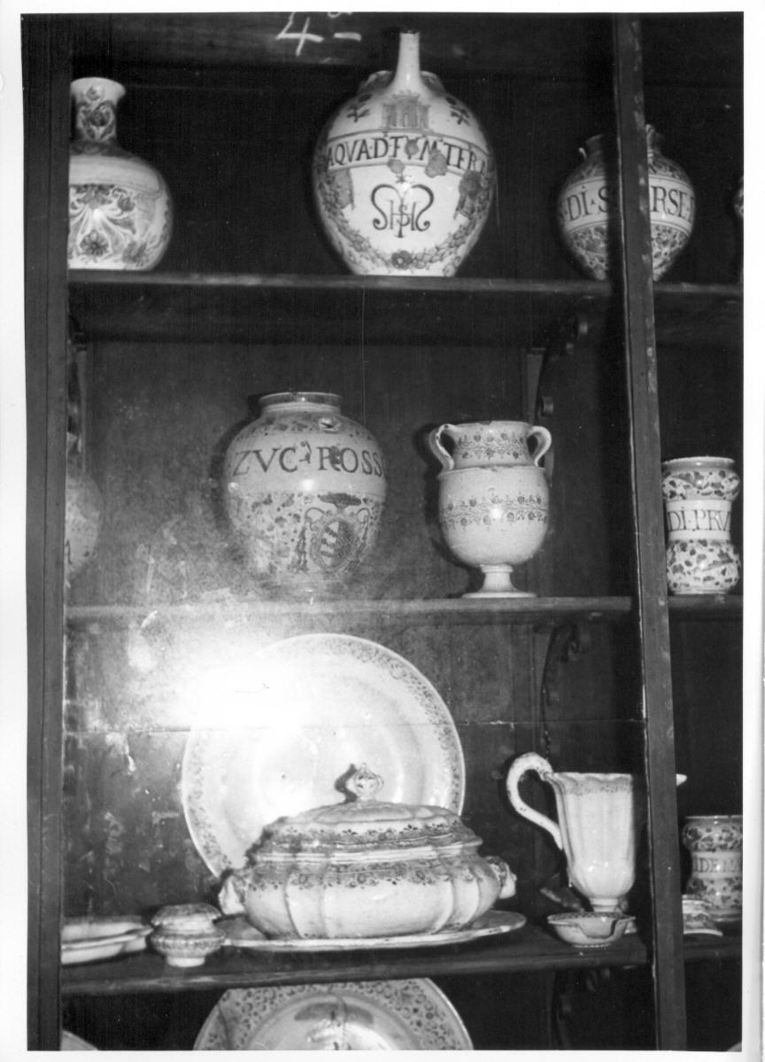 vaso - bottega derutese (ultimo quarto sec. XVI)