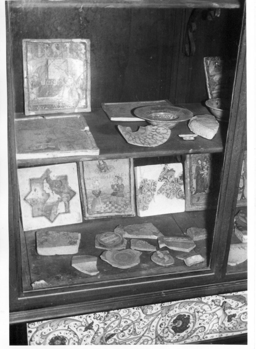 piatto, frammento - bottega derutese (prima metà sec. XVI)