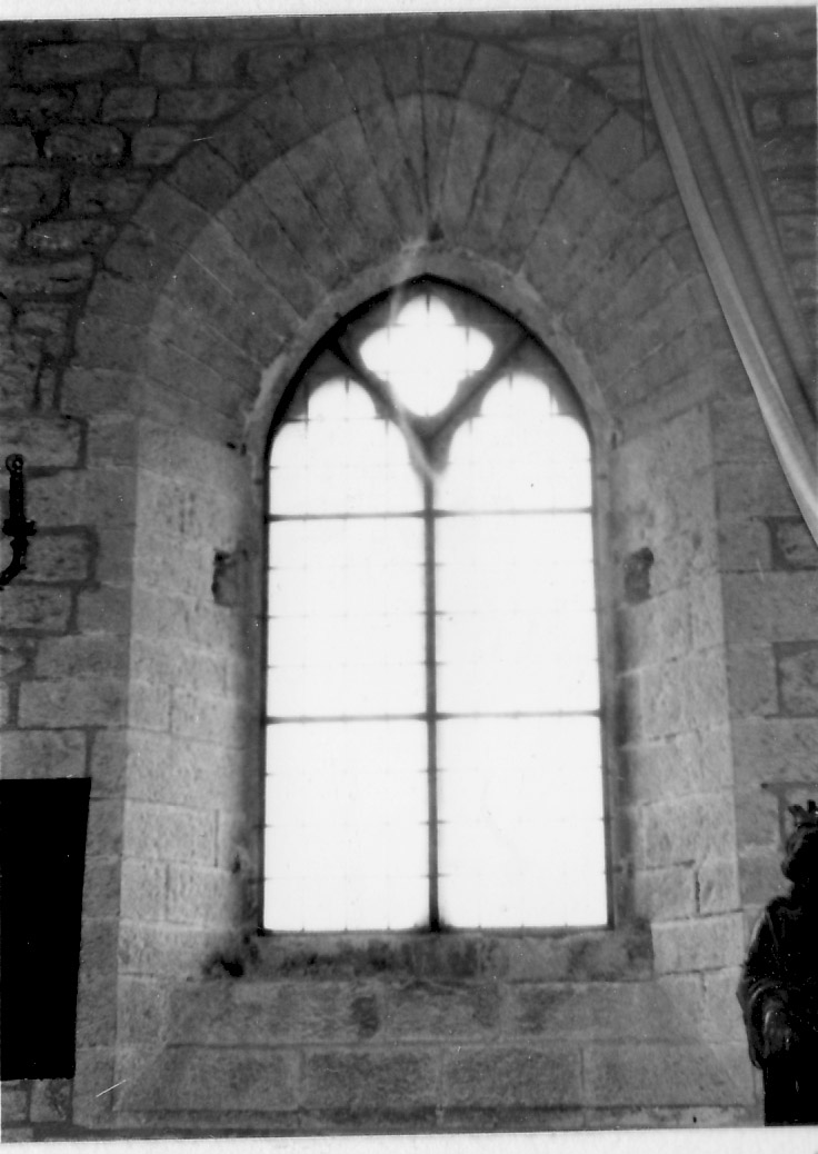 finestra, serie - bottega eugubina (secondo quarto sec. XIII)