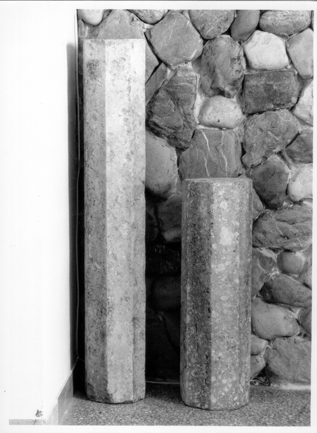 colonnina, frammento - bottega umbra (secc. XIII/ XIV)