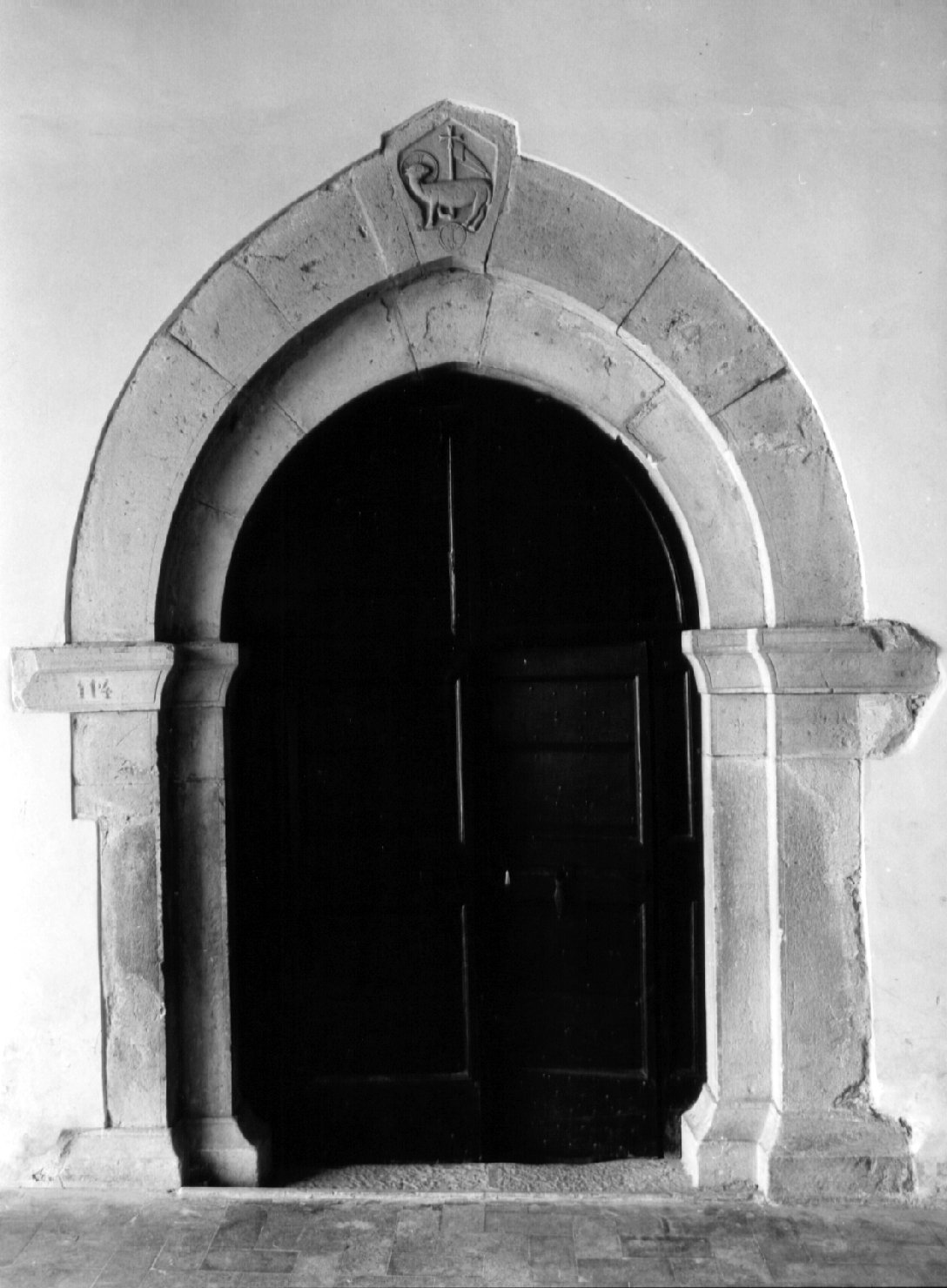 Agnus Dei (portale, opera isolata) - bottega umbra (sec. XIV)