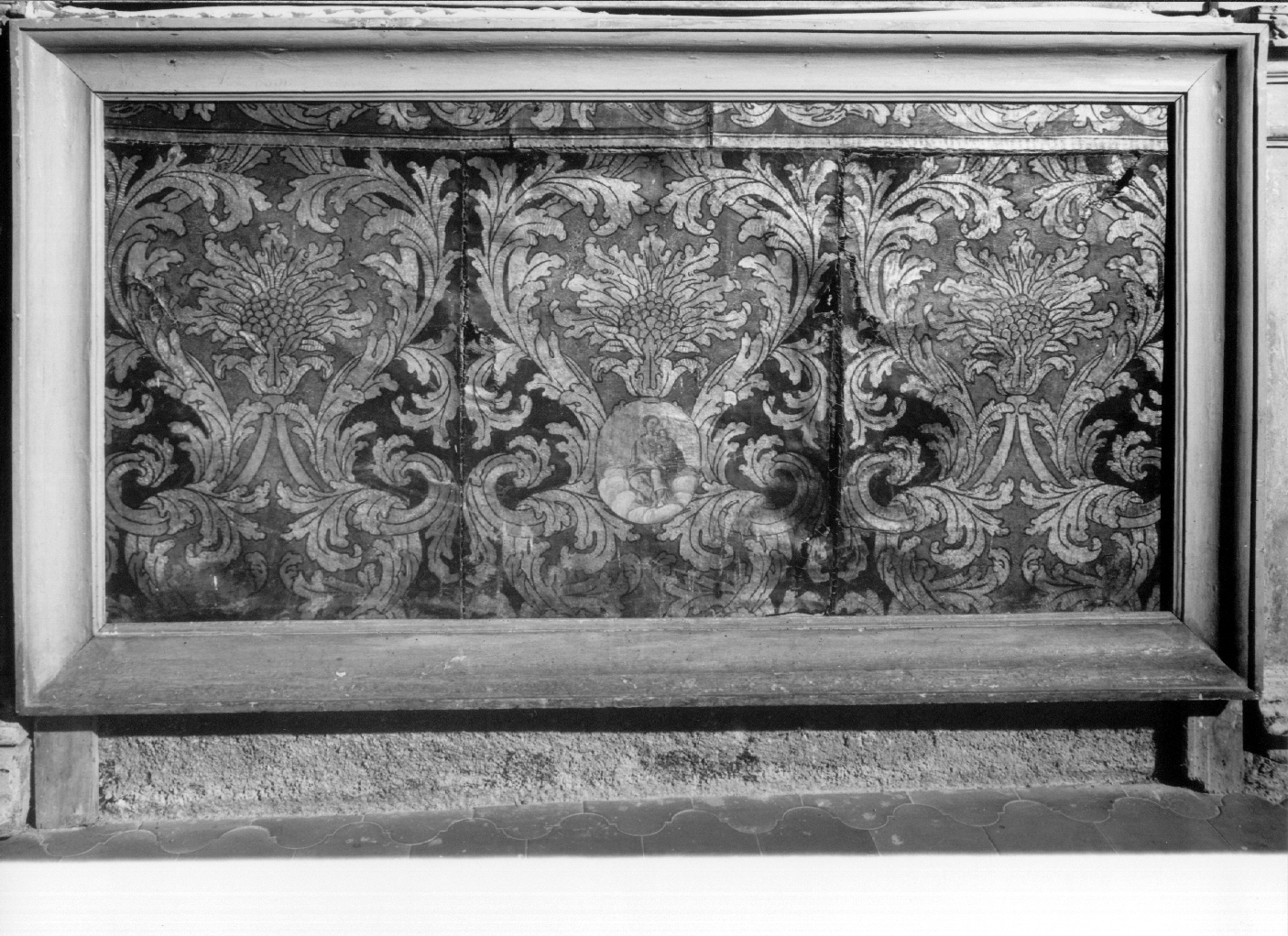 Madonna con Bambino (paliotto - a pannello piano, elemento d'insieme) - bottega umbra (seconda metà sec. XVII)