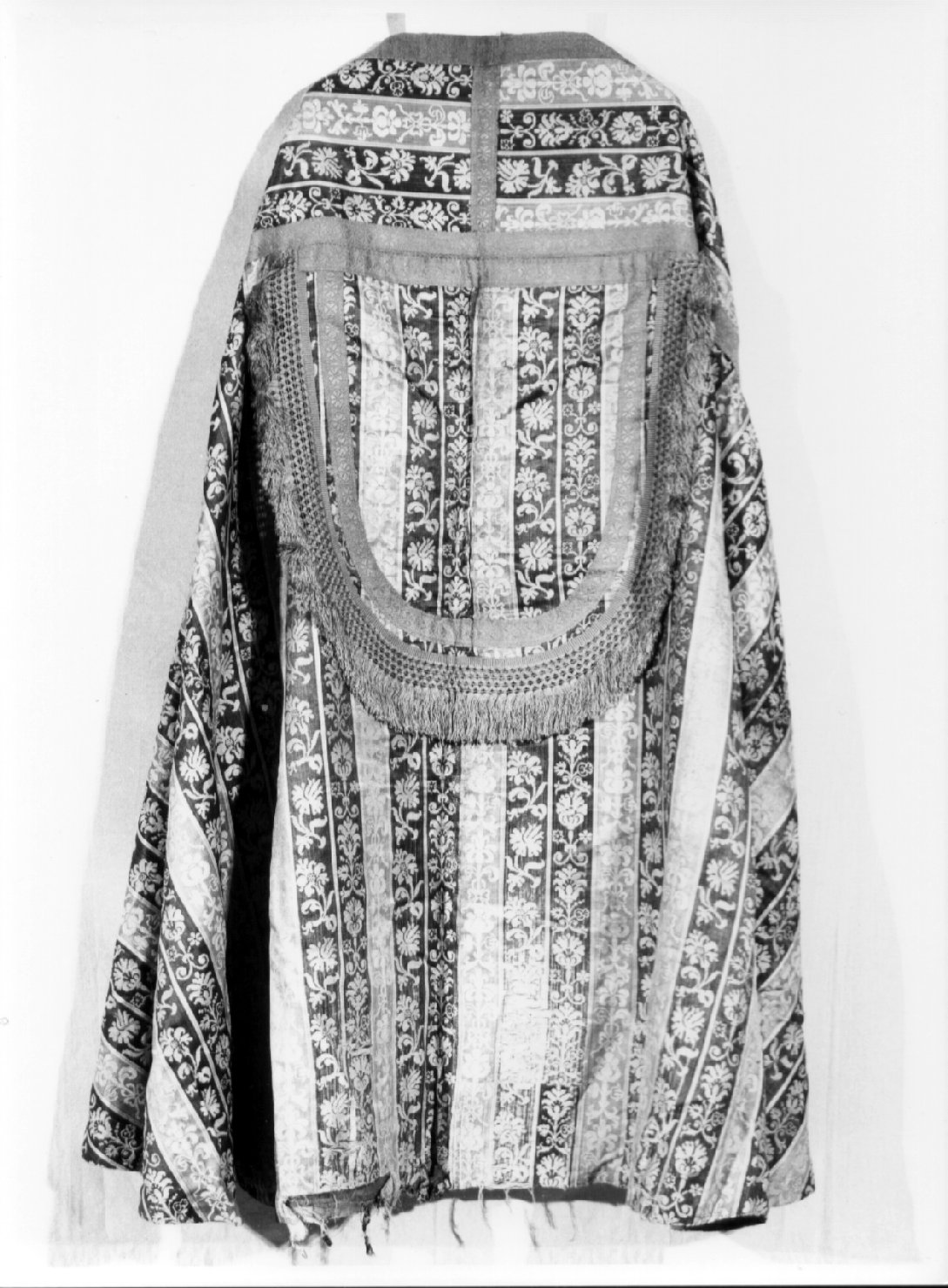 piviale, opera isolata - manifattura italiana (metà sec. XVII)