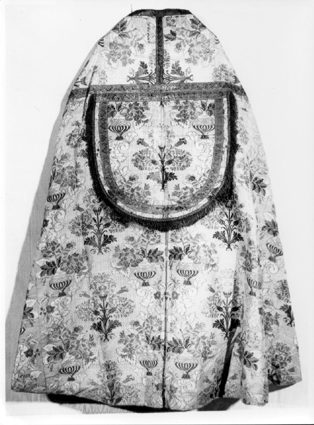 piviale, opera isolata - manifattura Italia meridionale (seconda metà sec. XVII)